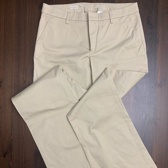 GAP Pants - GAP Perfect Khakis Chino Pants 10 Long
